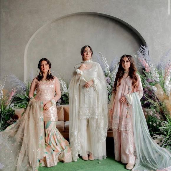 Meet your Posher, Olivia - Picture 1 of 1